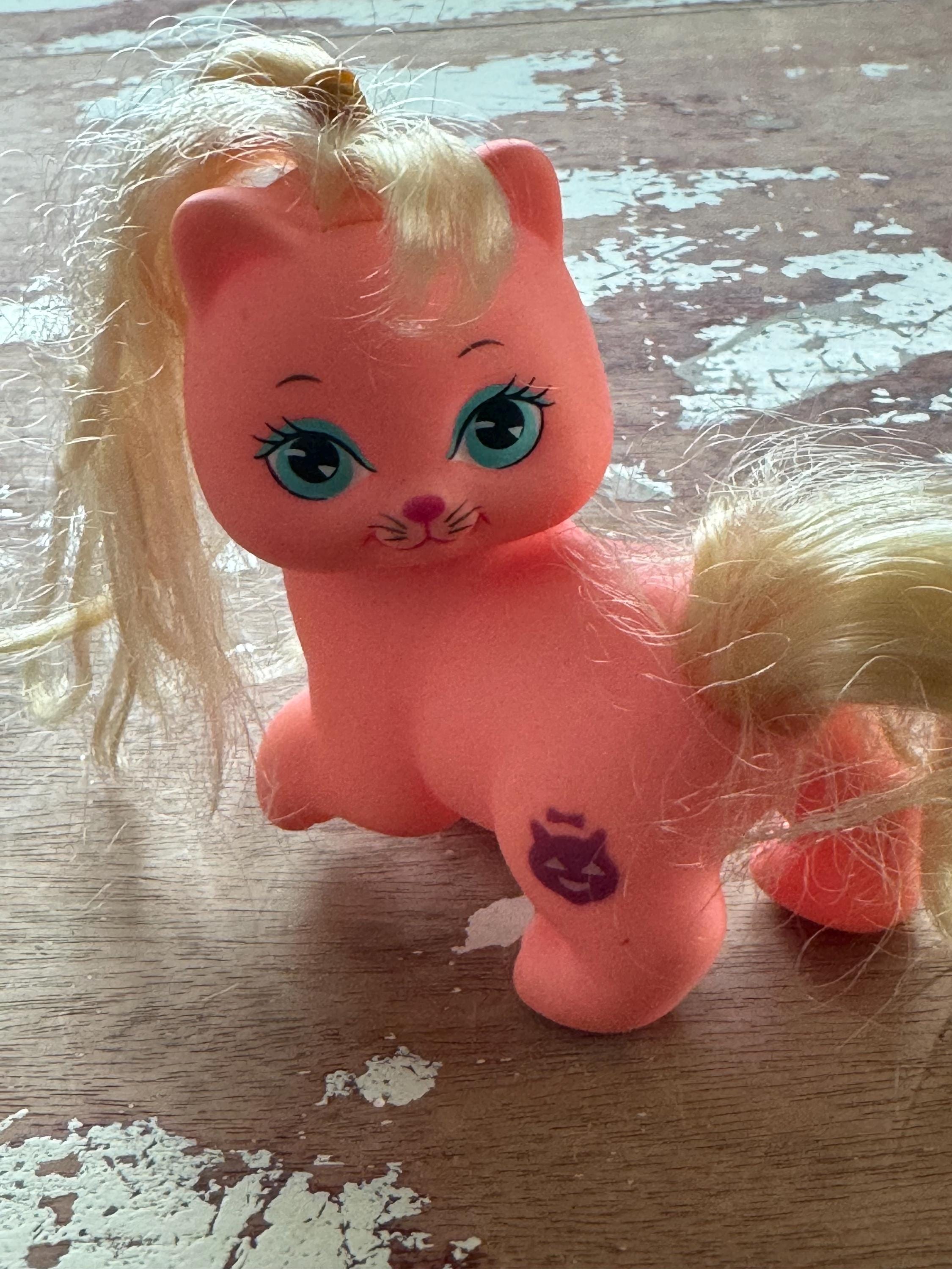 Little Pretty Kitty Vintage - Etsy
