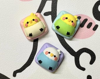 Custom-Made Parrot Keycaps – Cute Resin Artisan ESC Keycap, Customised MX Mechanical Keyboard Accessory