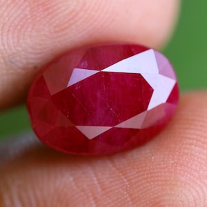 Unheated Pigeon Blood Red Ruby, 8.45 Ct Oval Cut Gemstone 13x9x7 mm