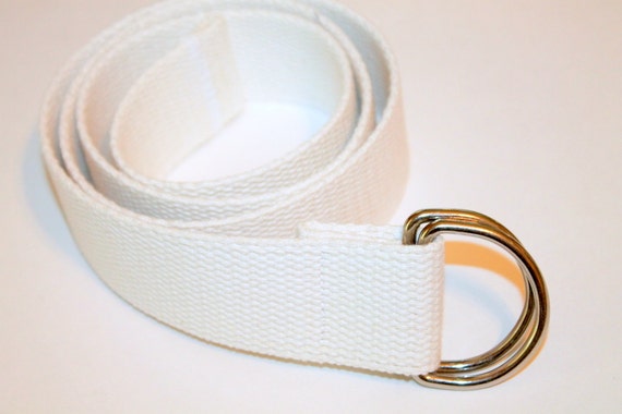 white webbing belt