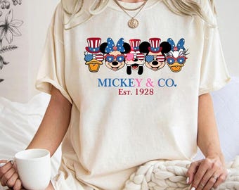 Camiseta de Mickey y sus amigos del 4 de julio, camisetas patrióticas, camiseta Fab 5 America, camiseta de vacaciones familiares, camiseta del Día de la Independencia, camiseta de Mickey Est.