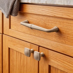 Tirador curvo de color beige mate para armario, tirador moderno para cajón.