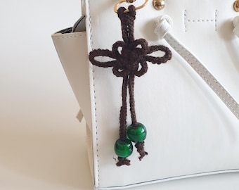 Colgante para bolso con nudo textil hecho a mano, cuentas verde esmeralda, accesorio folclórico coreano