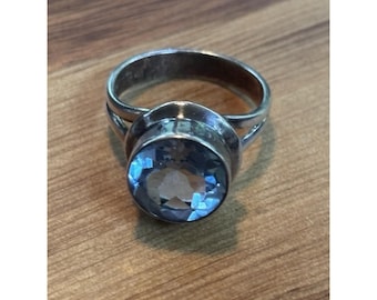 Vintage Natural Blue Topaz Solitaire Ring Sterling Silver Sz US 7.25
