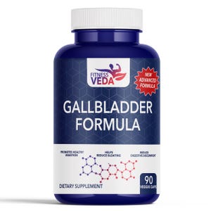 Könnte beinhalten: Eine marineblaue Flasche des Nahrungsergänzungsmittels "Gallbladder Formula" mit weißem Deckel. Das Etikett enthält das "Fitness Veda"-Logo und Text zur Förderung einer gesunden Verdauung, zur Reduzierung von Blähungen und Verdauungsbeschwerden. Enthält 90 Veggie-Kapseln.