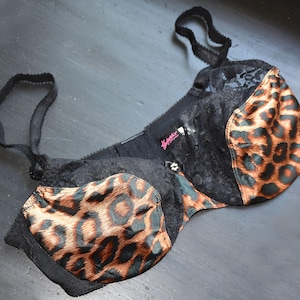 Vintage Fredericks of Hollywood Leopard and Lace Bra Size 36 D Underwire