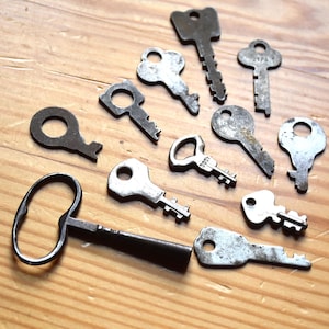 Antique Lot 12 Skeleton Keys Not Repros