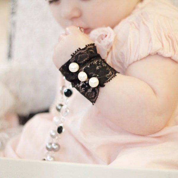 Fingerless Lace Gloves/Wrist Cuffs with Pearl Buttons Newborn/Baby/Child Photo Prop