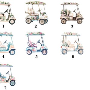 K&ouml;nnte beinhalten: Aquarellillustrationen von Golfwagen, die mit Blumenarrangements verziert sind. Jeder Wagen hat ein anderes Farbschema, darunter Rosa, Blau und Creme, mit passenden floralen Akzenten auf Dach und Karosserie. Die Wagen sind vor einem wei&szlig;en Hintergrund.