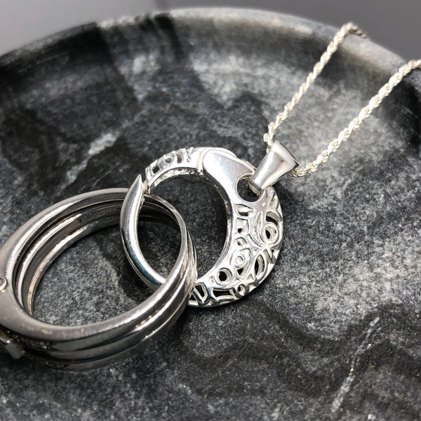 AloraLocks THE ORIGINAL Round Treillis Filigree Circle Mariage / Bague de fiançailles ou Pendentif porte-charme / Argent sterling