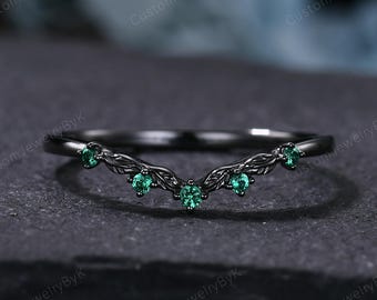 Vintage Curved Emerald Wedding Band Black Gold Stacking Band Unique Leaf Style Matching Band for Women Nature Inspired Ring Anniversary Gift