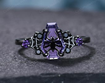 Anillo de compromiso gótico con amatista tallada en forma de ataúd, oro negro de 18 quilates, alianza de boda con alas de murciélago, vampiro, regalo personalizado para mujer.