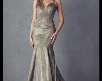 NEW- ASHLEYLAUREN COLLECTION 1804 V Neck Thin Straps Sz 2