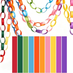 Puede incluir: Una colección de guirnaldas de cadenas de papel en varios colores, incluyendo rojo, verde oscuro, verde claro, azul, naranja, amarillo, rosa y morado. Debajo de las cadenas colgantes hay diez tiras de papel rectangulares verticales.
