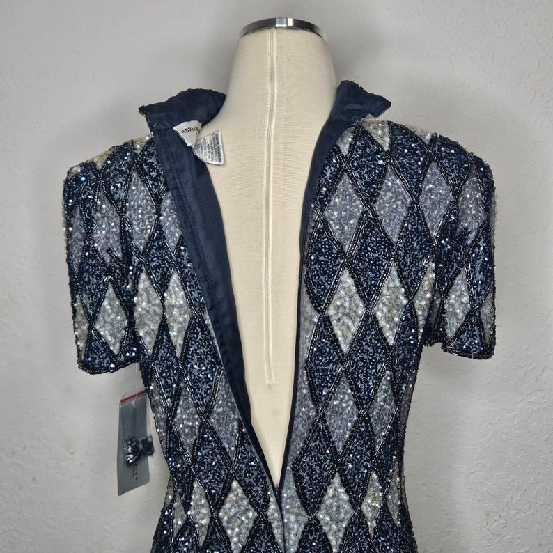 Top vintage Adrianna Navy Papell de seda con lentejuelas y cuentas, cuello alto, talla 8, nuevo con etiquetas. imagen 8
