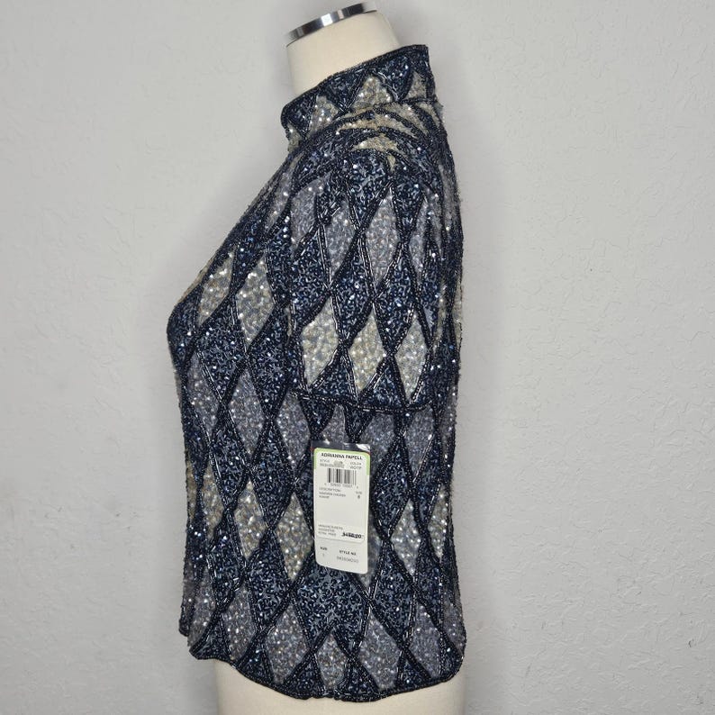 Top vintage Adrianna Navy Papell de seda con lentejuelas y cuentas, cuello alto, talla 8, nuevo con etiquetas. imagen 5