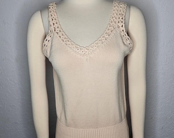 Débardeur en tricot de coton pêche magnolia vintage bordure en crochet col en V taille M