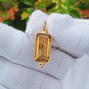 Handgefertigter Anhänger aus 18-karätigem Gelbgold mit Honigquarz-Motiv | Natürlicher Edelstein | Feiner, zarter Schmuck