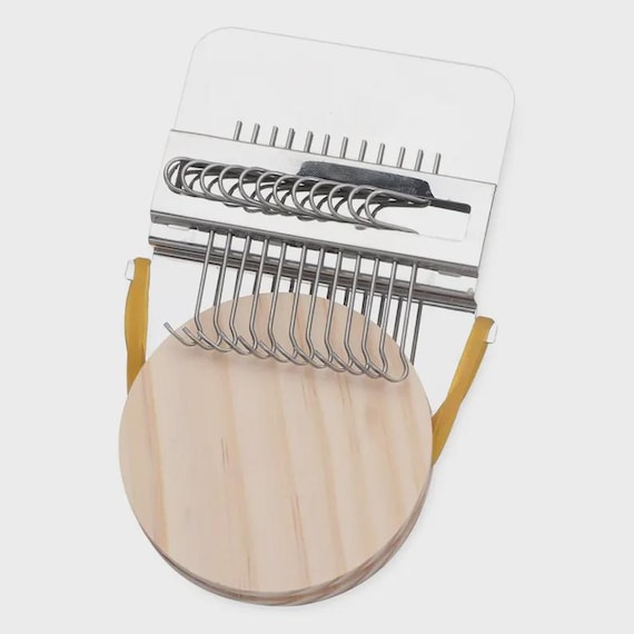 Small Wooden Loom – Speedweve Darning Tool with 14 Hooks