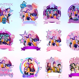 Może przedstawiać: Kolekcja kolorowych cyfrowych projektów w stylu K-Pop. Każdy projekt przedstawia grupę animowanych postaci żeńskich w żywych strojach, otoczonych gwiazdami, kulami dyskotekowymi i nutami. Niektóre projekty zawierają tekst, np. "KPOP DESIGN" i "Happy Birthday".