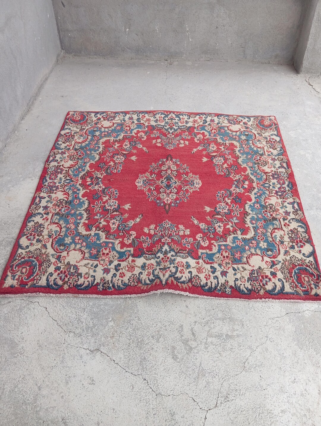 4x4 Square Area Rug - Vintage Rug Handmade Antique Faded Square Rug ...