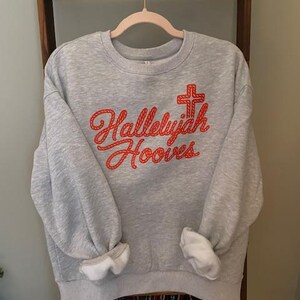 Bluza z nadrukiem konia chrześcijańskiego, odzież religijna, szara, z okrągłym dekoltem, Hallelujah Hooves, odzież jeździecka, prezent, odzież religijna dla koni, odzież duchowa, wygodna zdjęcie 17