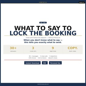 以下が含まれることがあります： 「WHAT TO SAY TO LOCK THE BOOKING」というタイトルのデジタル製品。太字の青と黒のテキストを使用。取引を成立させ、デポジットを回収するのに役立つことを約束します。メッセージ、クローズセット、異議申し立てのセクションが含まれています。