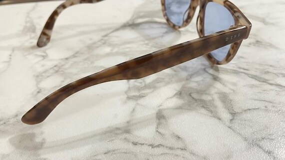 DIFF EYEWEAR -Make A Difference Sunglasses MO-CN4… - image 6