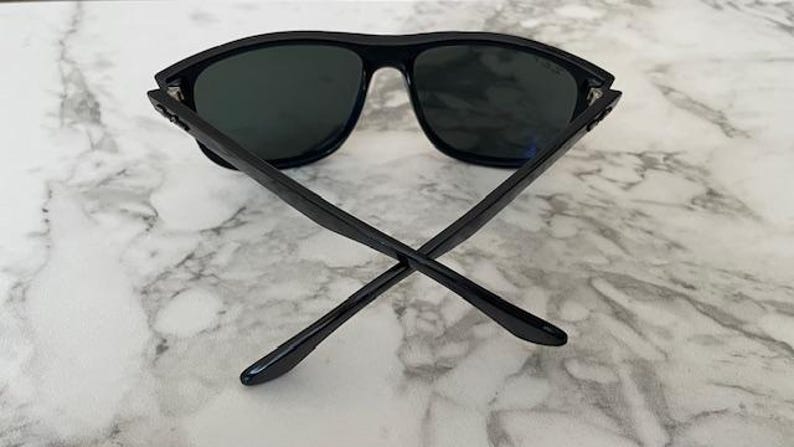 Gafas de sol Ray-Ban RB4147 601/58 60-15 145 3P con lentes polarizadas verdes y montura negra. Usadas. imagen 4