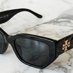 TORY BURCH Sunglasses TY7187U 1709/87 53-18 140 3N Gray Lenses Black Frame Pre-Owned