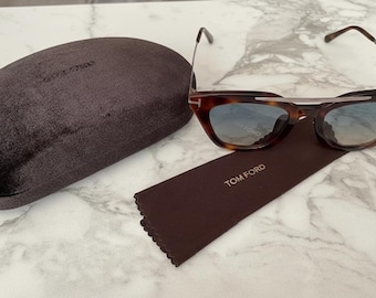 Gafas de sol Tom Ford Anna-02 TF575-F 53P 49-20 140 con lentes azules degradados, montura de metal y marrón tortuga. Usadas.