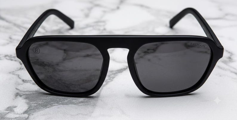 Gafas de sol BLENDERS Mister Romance, montura negra mate, lentes polarizadas negras, de segunda mano. imagen 1