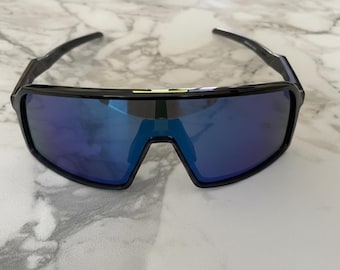 Oakley OO9406-0337 SUTRO Sunglasses Prizm Jade Lenses Black Frame Pre-Owned