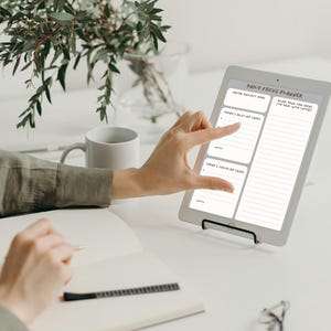 Afdrukbare dagelijkse focusplanner | ADHD-vriendelijke A4-sjabloon | Beige minimalistische pdf | Productiviteitsplanner