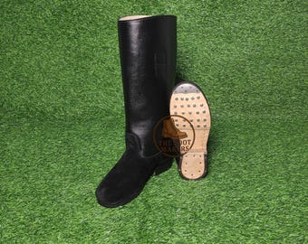 Vintage-inspirierter deutscher Jack Boot Style | Handgefertigte Wildleder Stiefel mit Hufnägel & Eisenabsatz Details