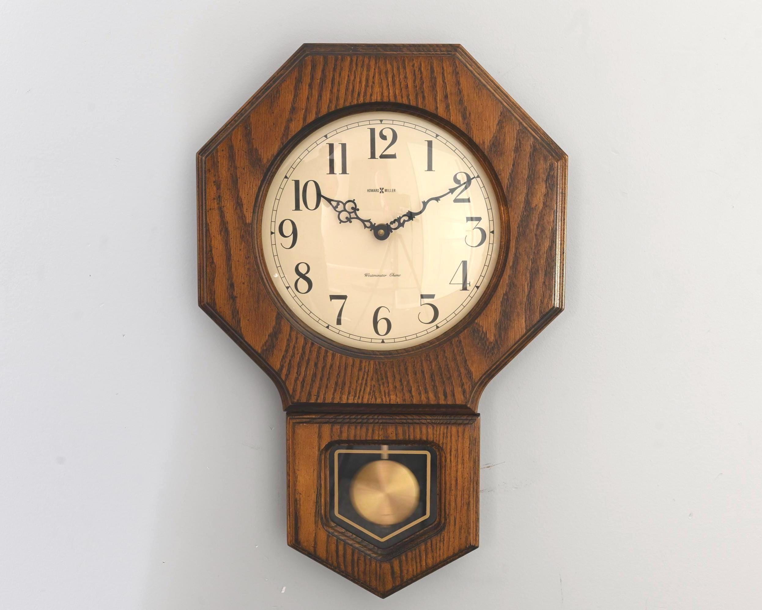 Horloge Murale Vintage Howard Miller Années 70 - Métal Argenté Design Minimaliste