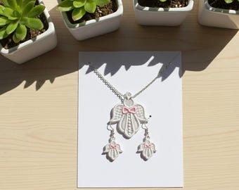 FSL Angel with Pink Bow Embroidery Design, Christmas Lace Earrings Pattern, Guardian Angel Necklace Embroidery, Digital Download, 6 Formats