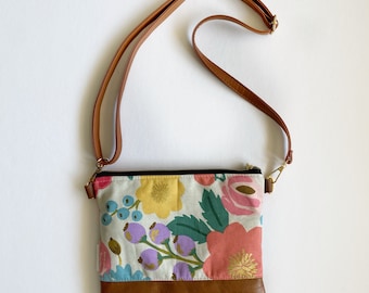 Rifle paper Vintage blossom canvas in  small crossbody bag - faux leather - aesthetic bags