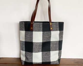 Simple tote in Buffalo plaid - beach bag - canvas tote - aesthetic bags - handmade bag - gifts for her