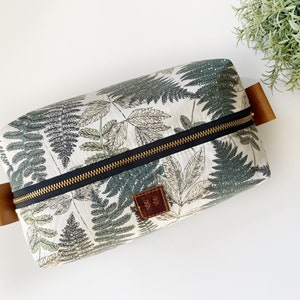 Botanical leaf boxy makeup bag