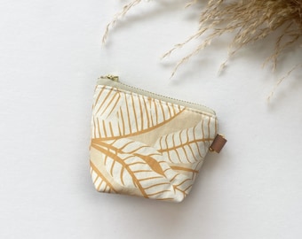 Itty bitty pouch with keychain nectarine oasis