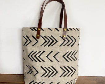 READY TO SHIP Simple tote in mud cloth arrow - beach bag - canvas tote - aesthetic bags - handmade bag - gifts for her