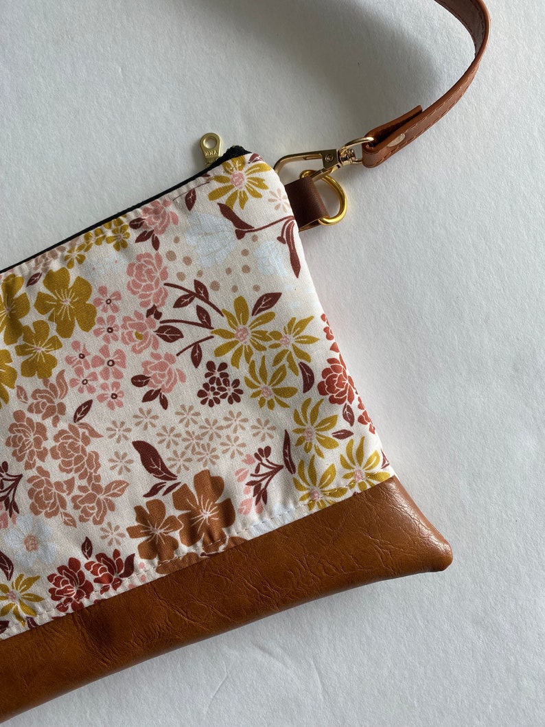 Small crossbody bag in floral with blush pink and olive green image 2