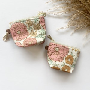 Itty bitty pouch with keychain in Indy bloom vintage floral