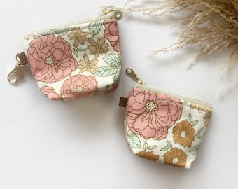 Itty bitty pouch with keychain in Indy bloom vintage floral