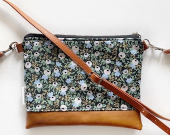 Small crossbody bag in rifle paper black rosa floral
