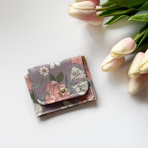 Minimalist card wallet in lavender floral / slim wallet / card holder / travel /grad gifts
