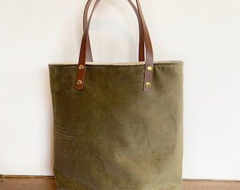 Simple tote in olive green corduroy - beach bag - canvas tote - aesthetic bags - handmade bag - gifts for her