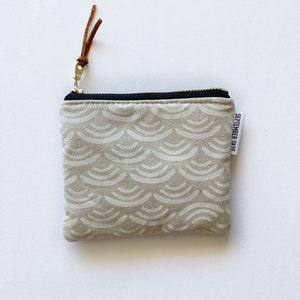 Smile and wave in natural square mini pouch