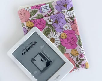 E-Reader case in retro spring florals / kindle case / mini iPad case / book cover / gifts for her